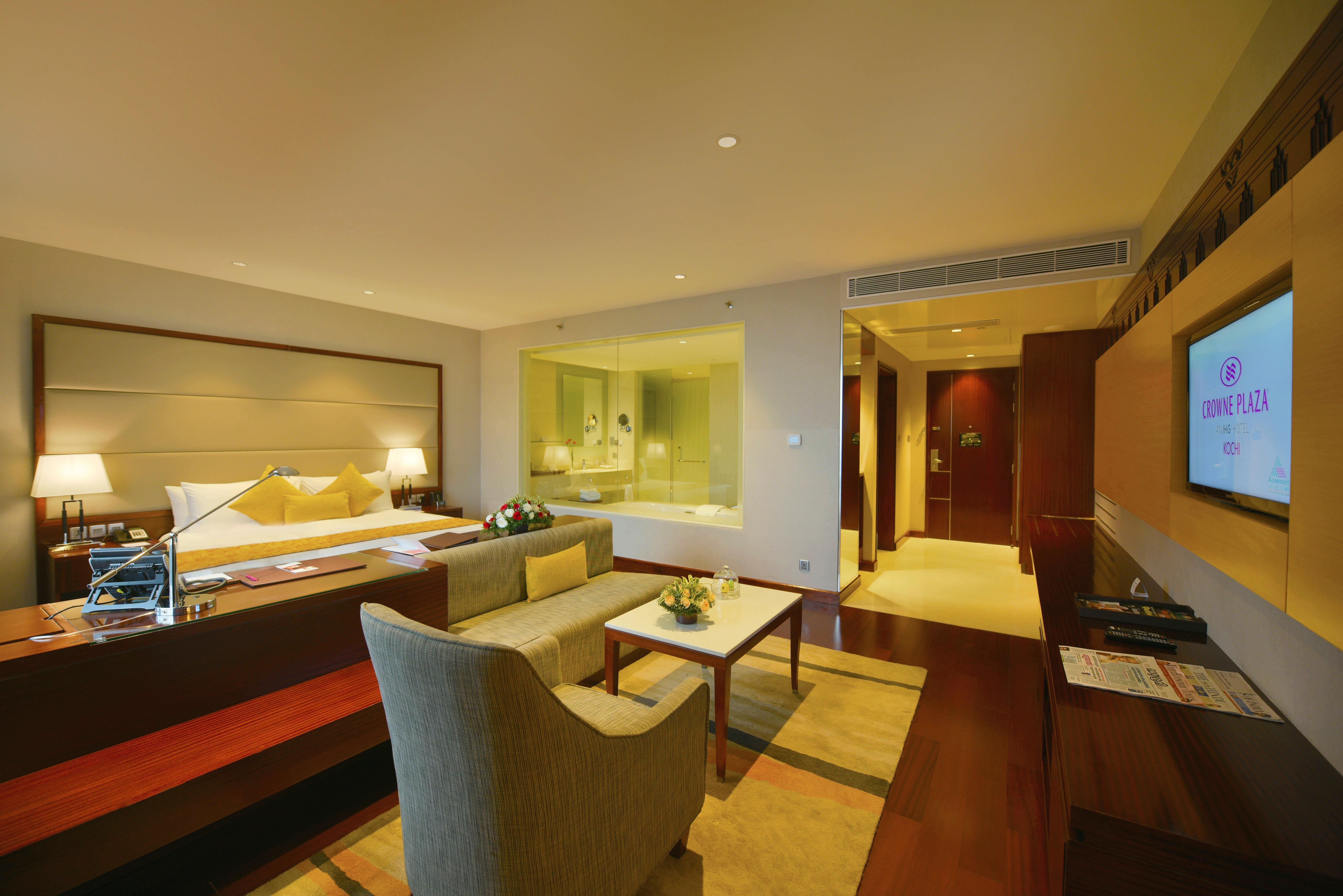 Crowne Plaza Kochi By Ihg Hotel Exterior photo Suite at the Park Hotel, New Delhi