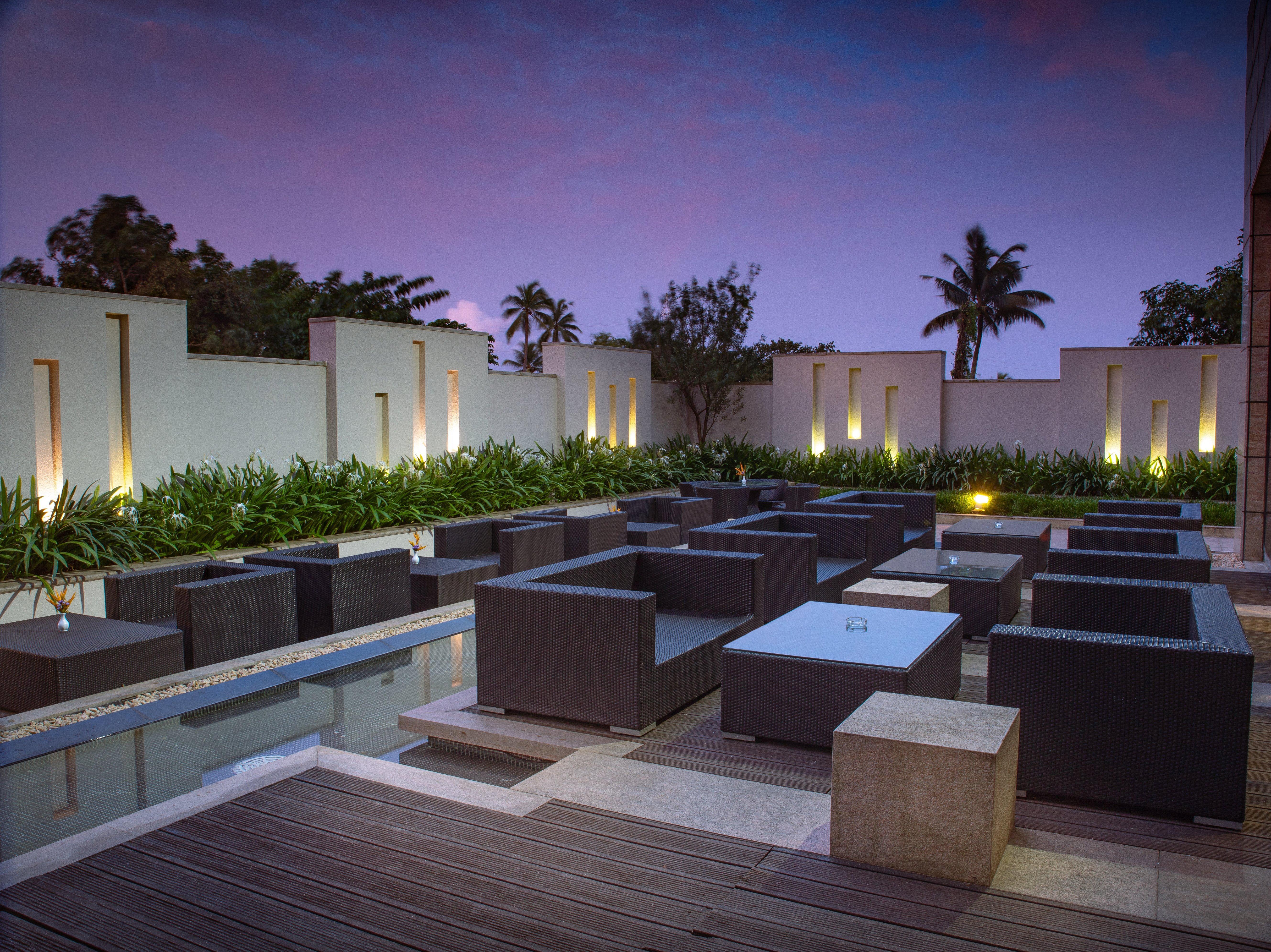 Crowne Plaza Kochi By Ihg Hotel Exterior photo The Park, Hyderabad