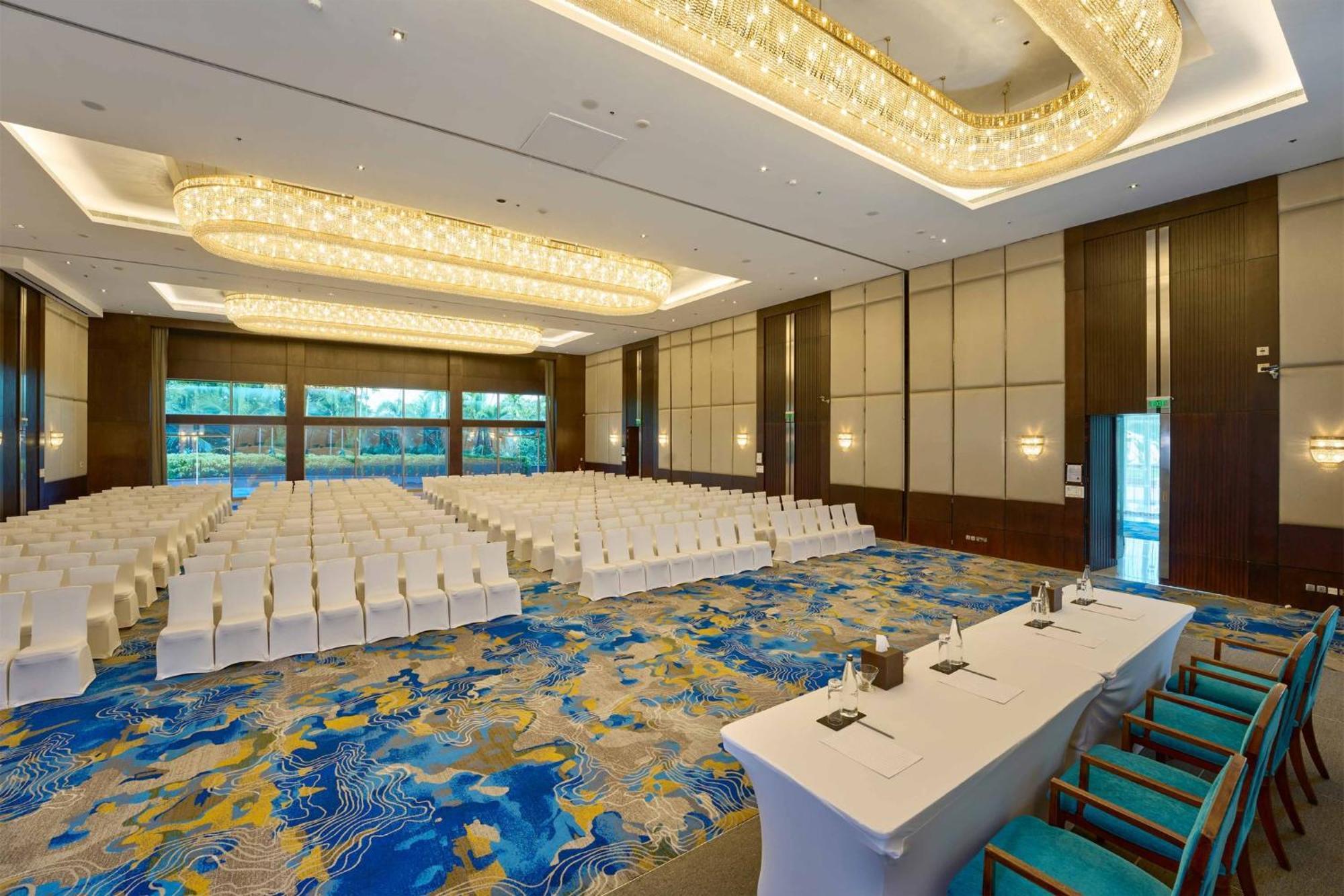 Crowne Plaza Kochi By Ihg Hotel Exterior photo The Grand Ballroom